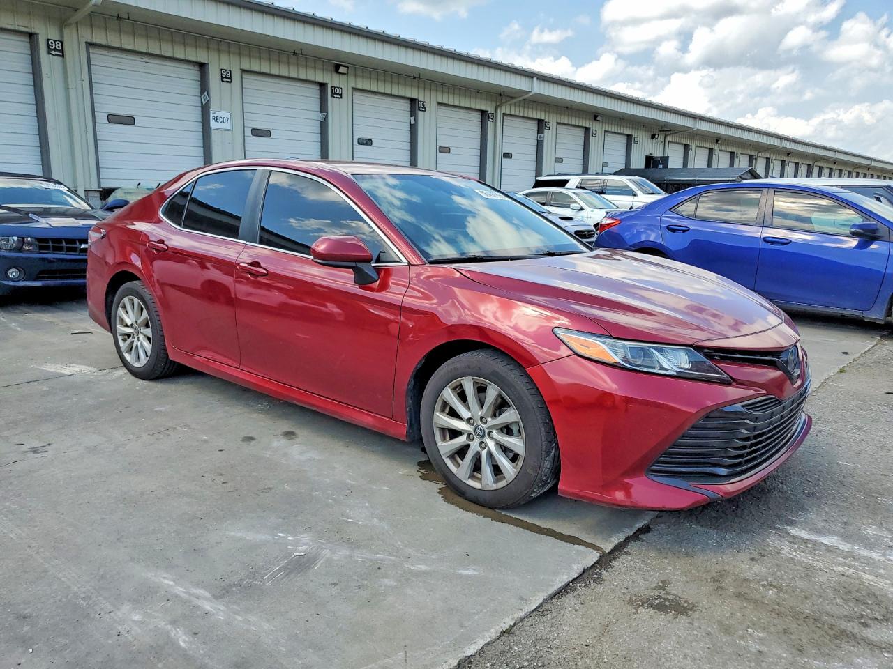 2019 TOYOTA CAMRY LE — снимка 4