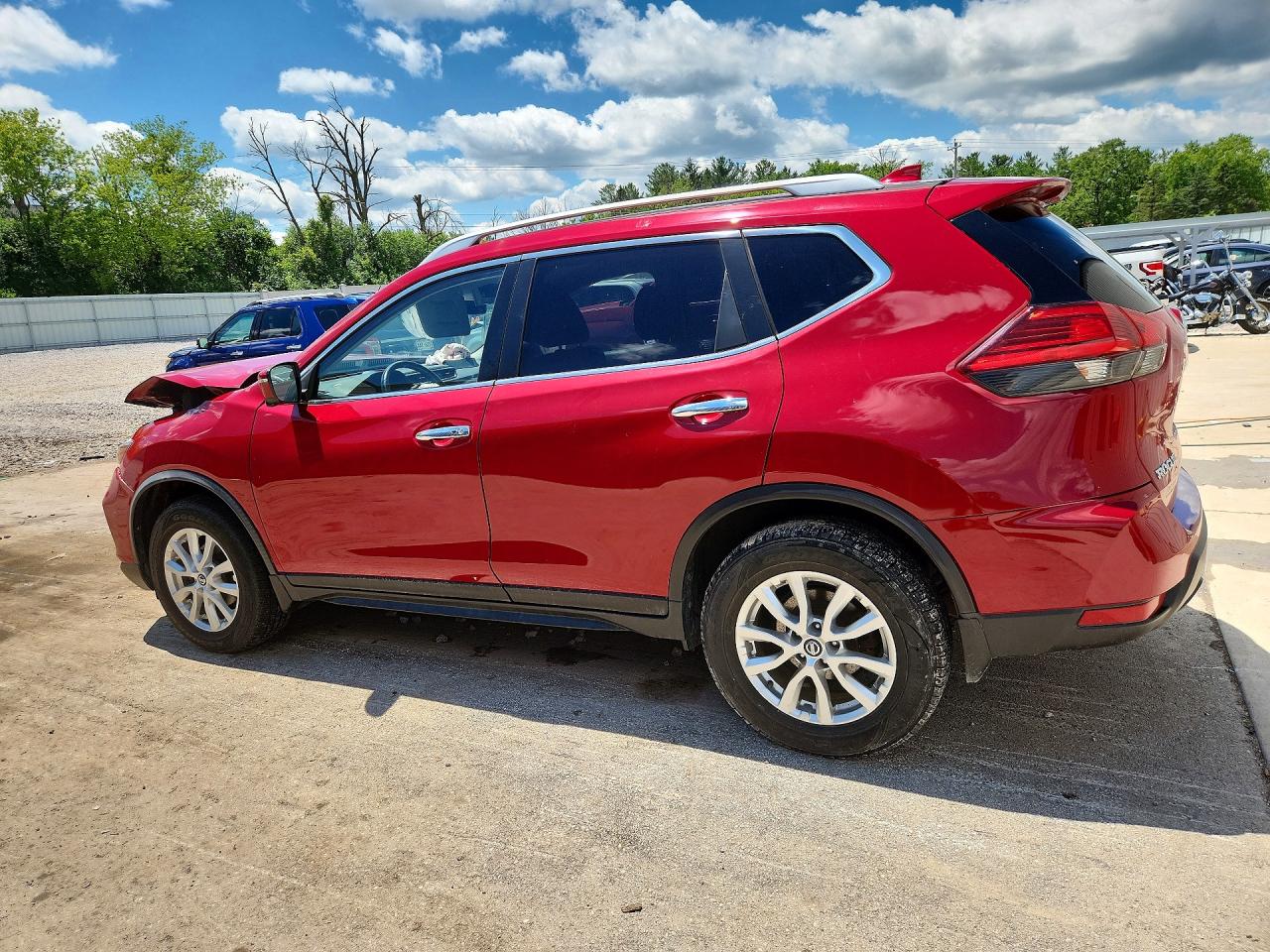 2017 NISSAN ROGUE SV — снимка 2