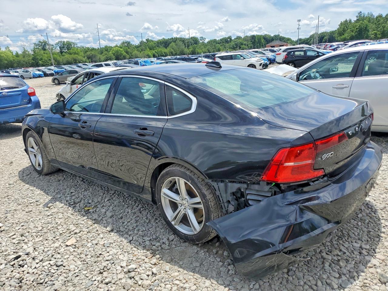 2017 VOLVO S90 T5 MOMENTUM — снимка 2