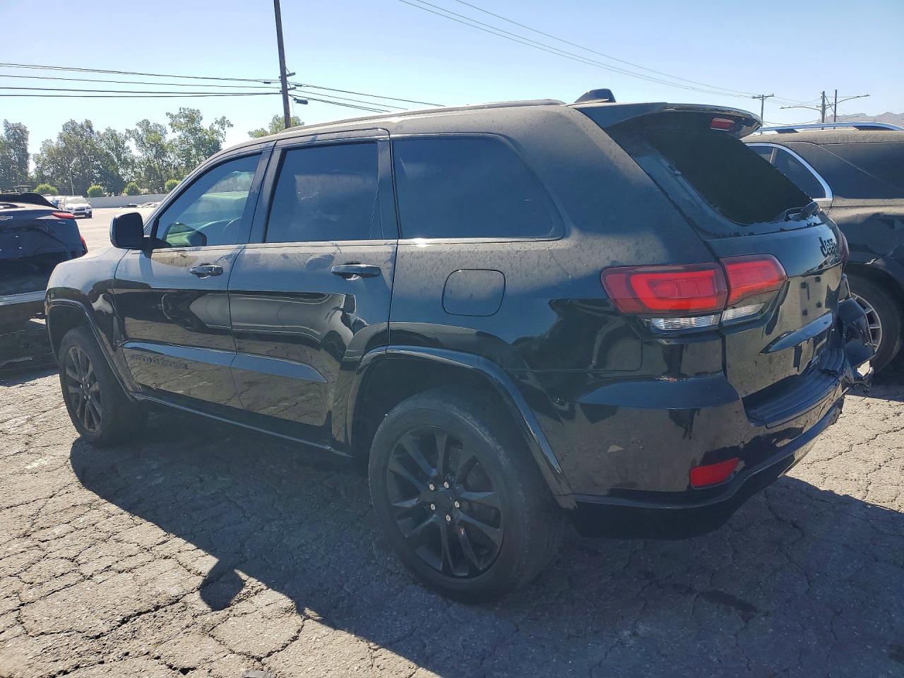 2017 JEEP GRAND CHEROKEE SPORT — снимка 2