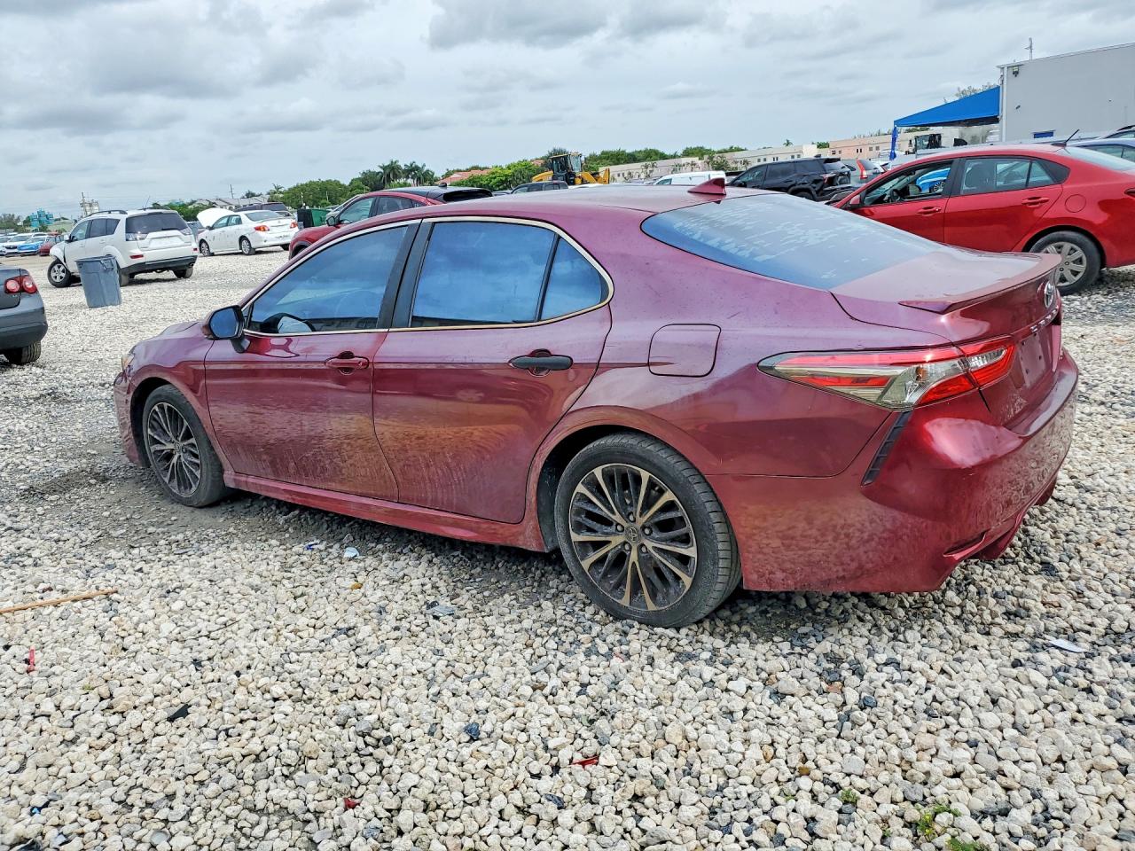 2018 TOYOTA CAMRY SE — снимка 2