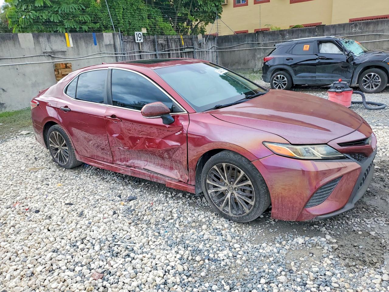 2018 TOYOTA CAMRY SE — снимка 4