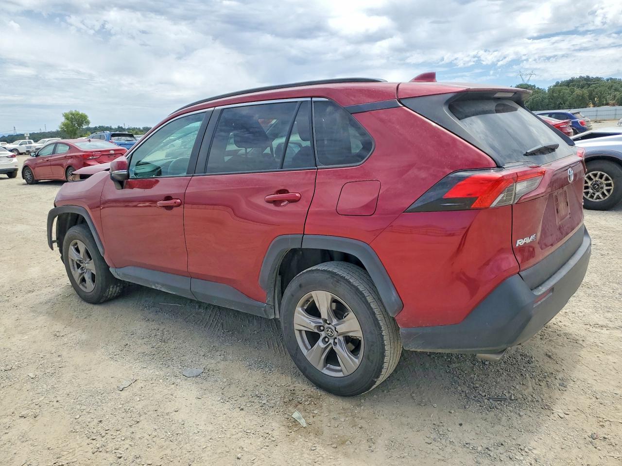 2023 TOYOTA RAV4 XLE — снимка 2