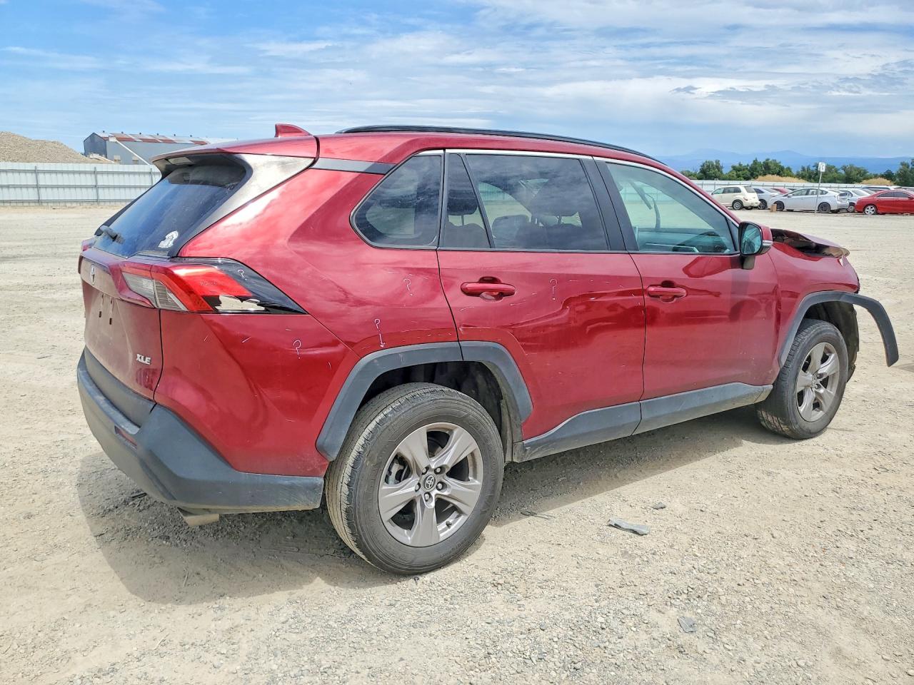 2023 TOYOTA RAV4 XLE — снимка 3