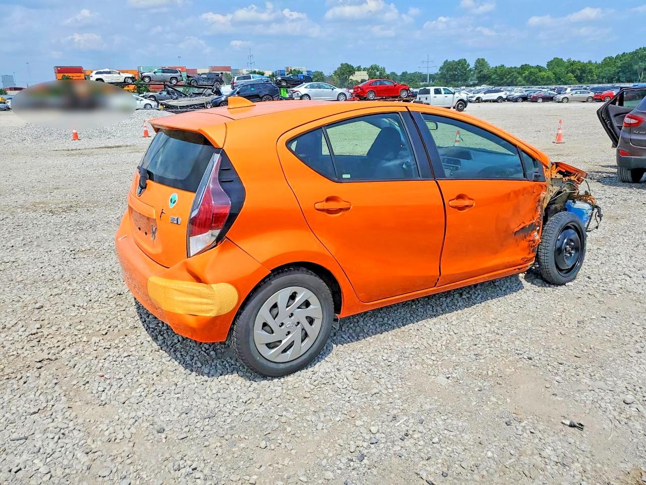 2016 TOYOTA PRIUS C TWO — снимка 3