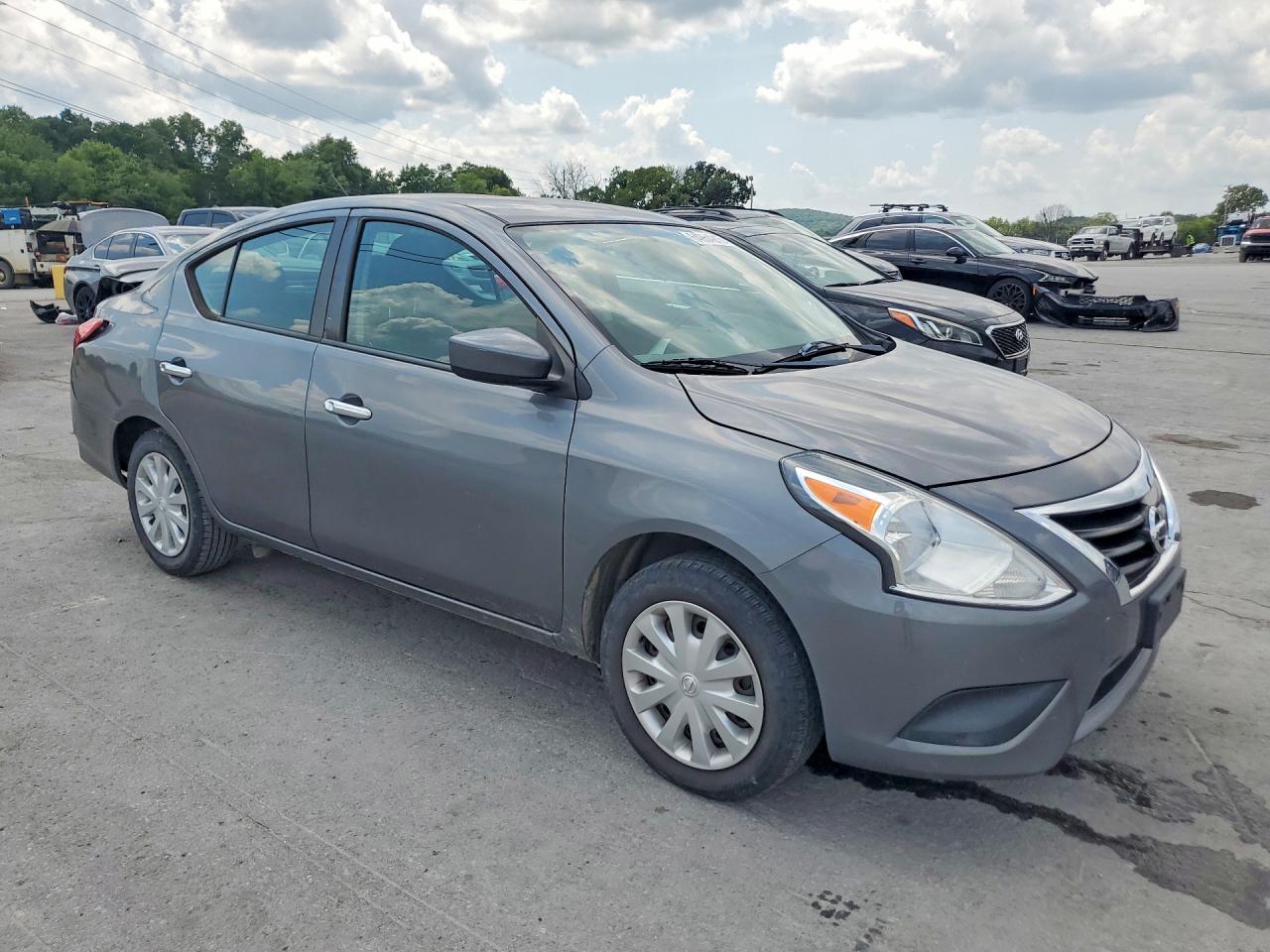2019 NISSAN VERSA SV — снимка 4