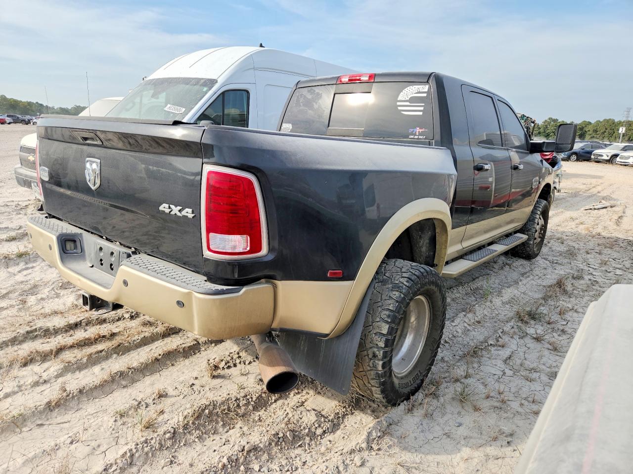 2015 RAM 3500 LONGHORN — снимка 3