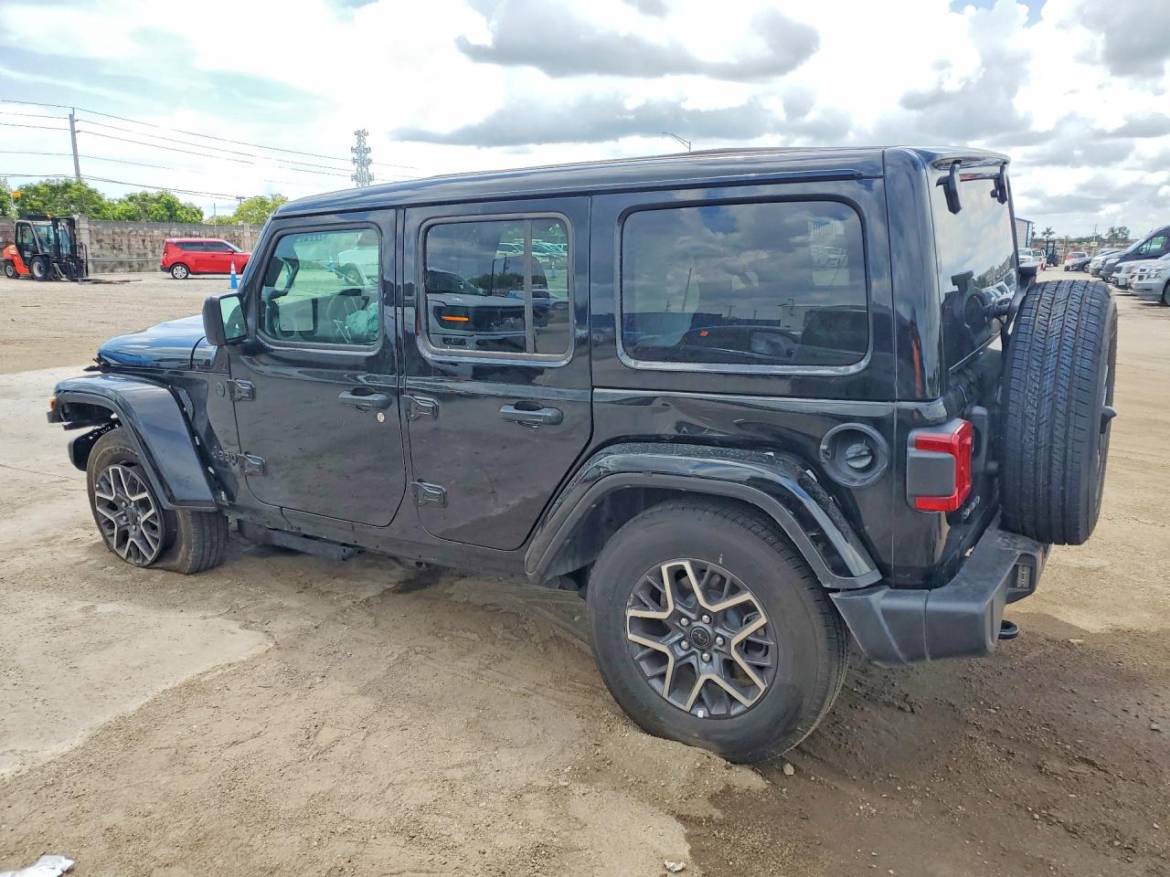 2026 JEEP WRANGLER SAHARA — снимка 2