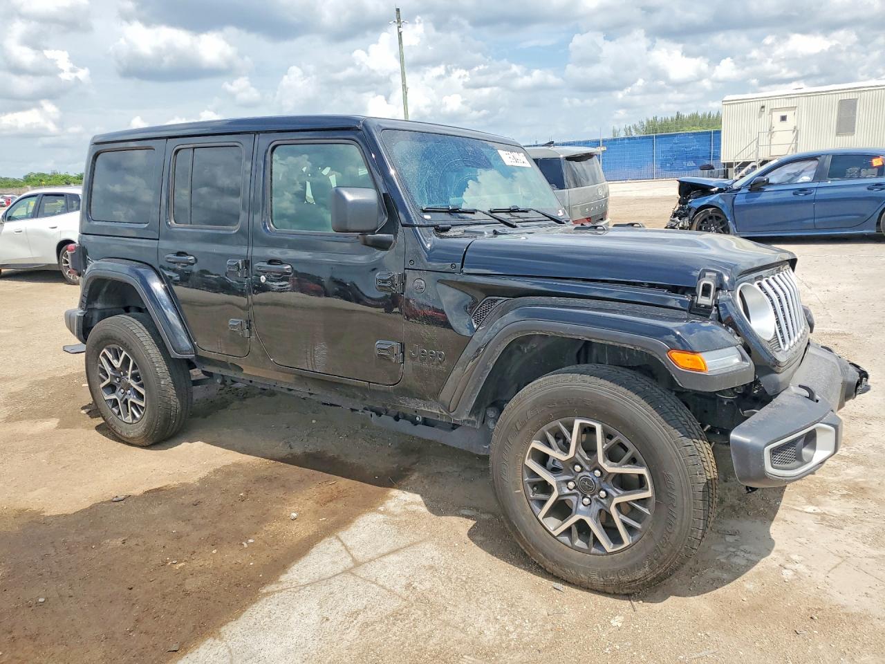 2026 JEEP WRANGLER SAHARA — снимка 4
