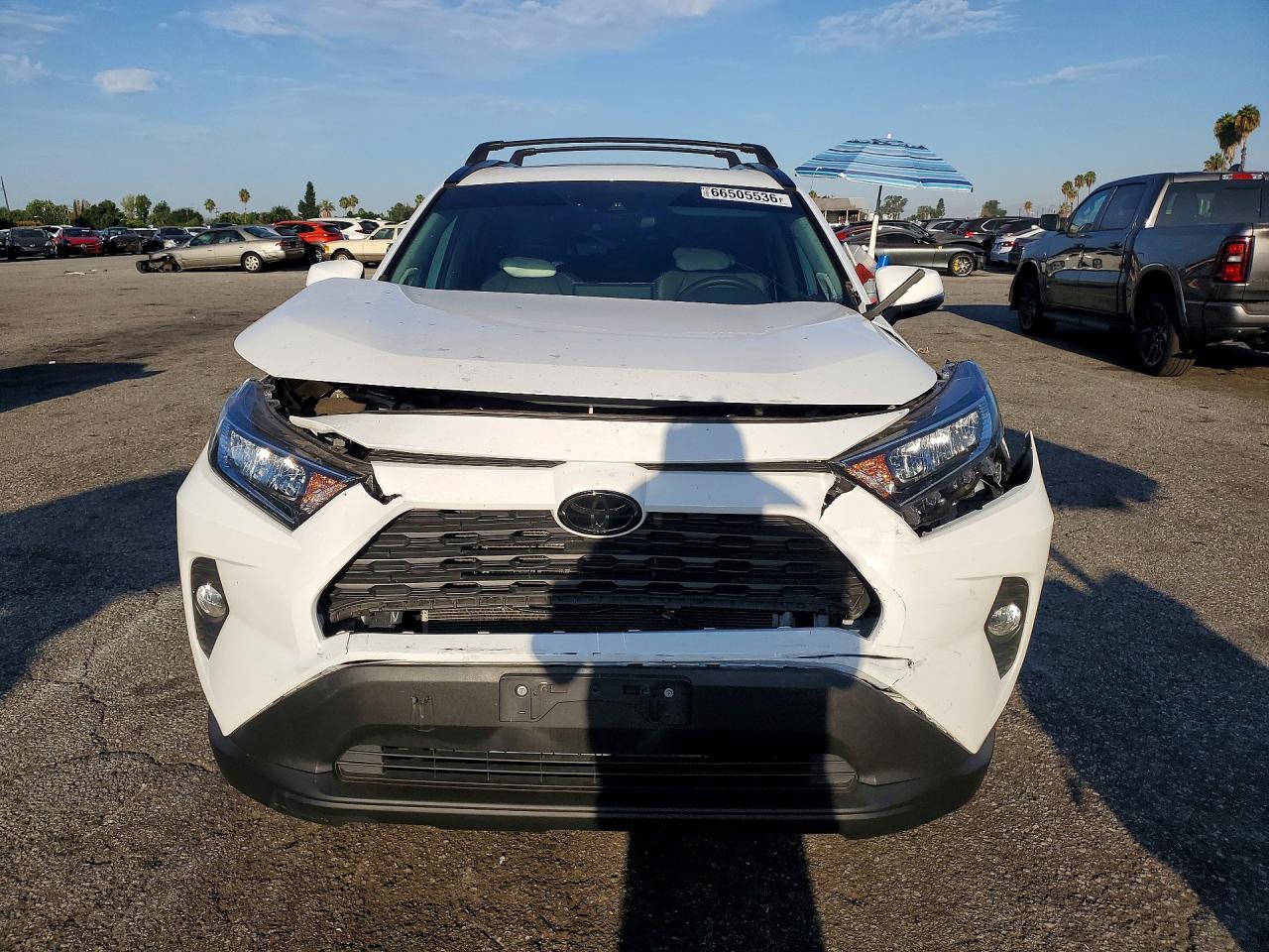 2020 TOYOTA RAV4 XLE PREMIUM — снимка 5