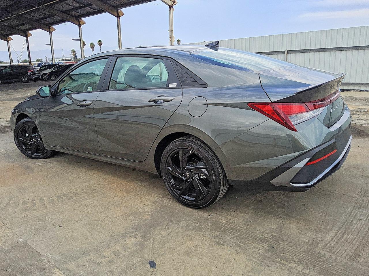 2026 HYUNDAI ELANTRA SEL SPORT — снимка 2
