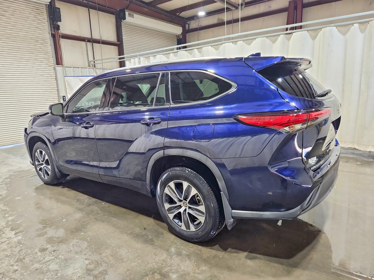 2021 TOYOTA HIGHLANDER XLE — снимка 2