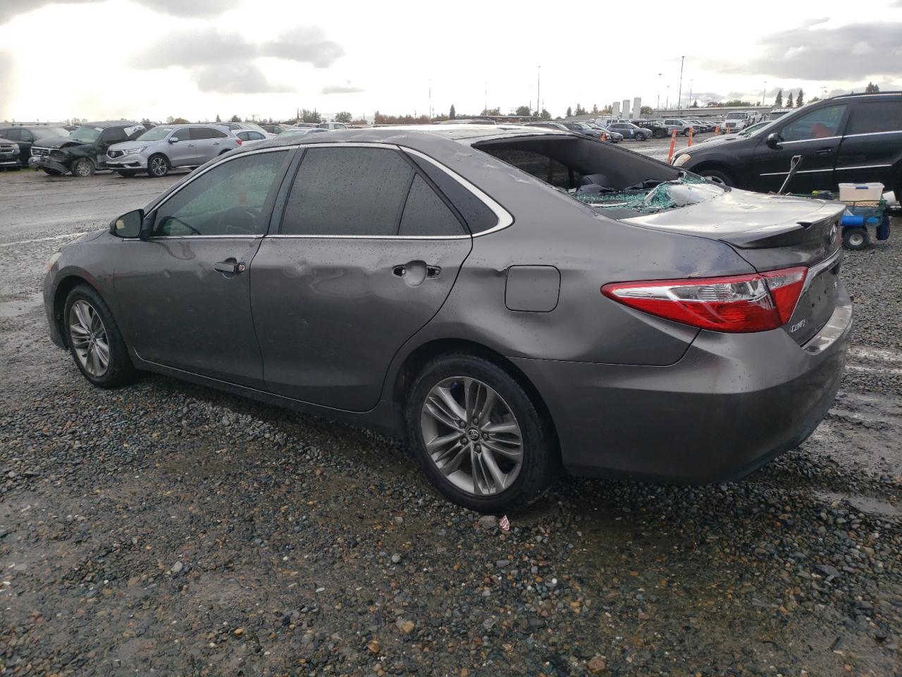 2016 TOYOTA CAMRY LE — снимка 2