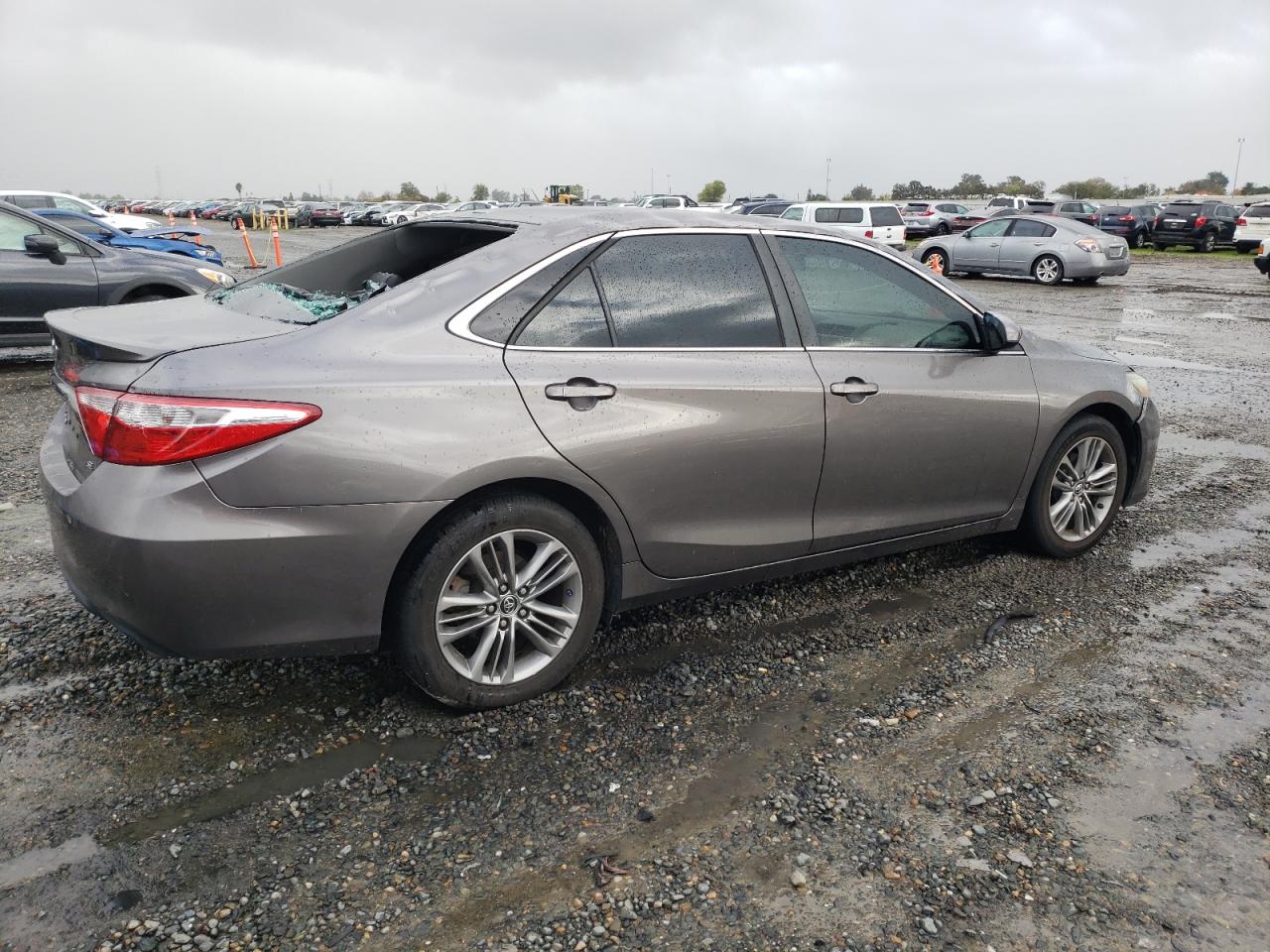 2016 TOYOTA CAMRY LE — снимка 3