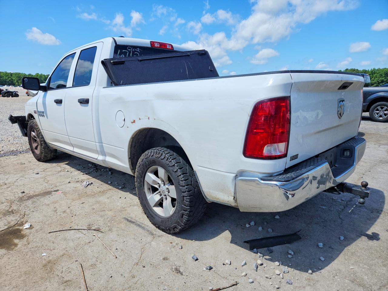2017 RAM 1500 ST — снимка 2