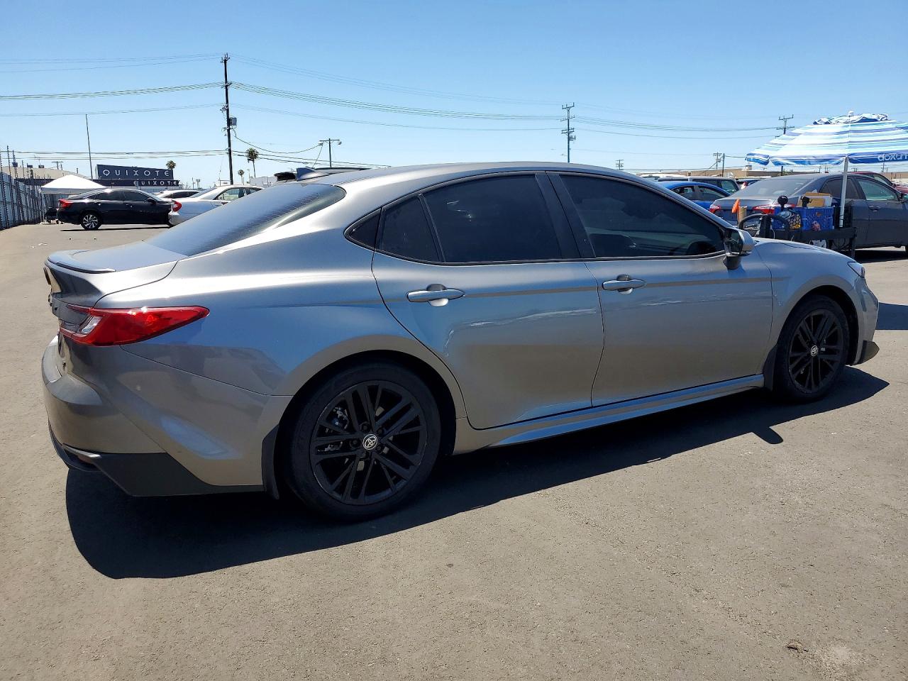 2025 TOYOTA CAMRY SE — снимка 3