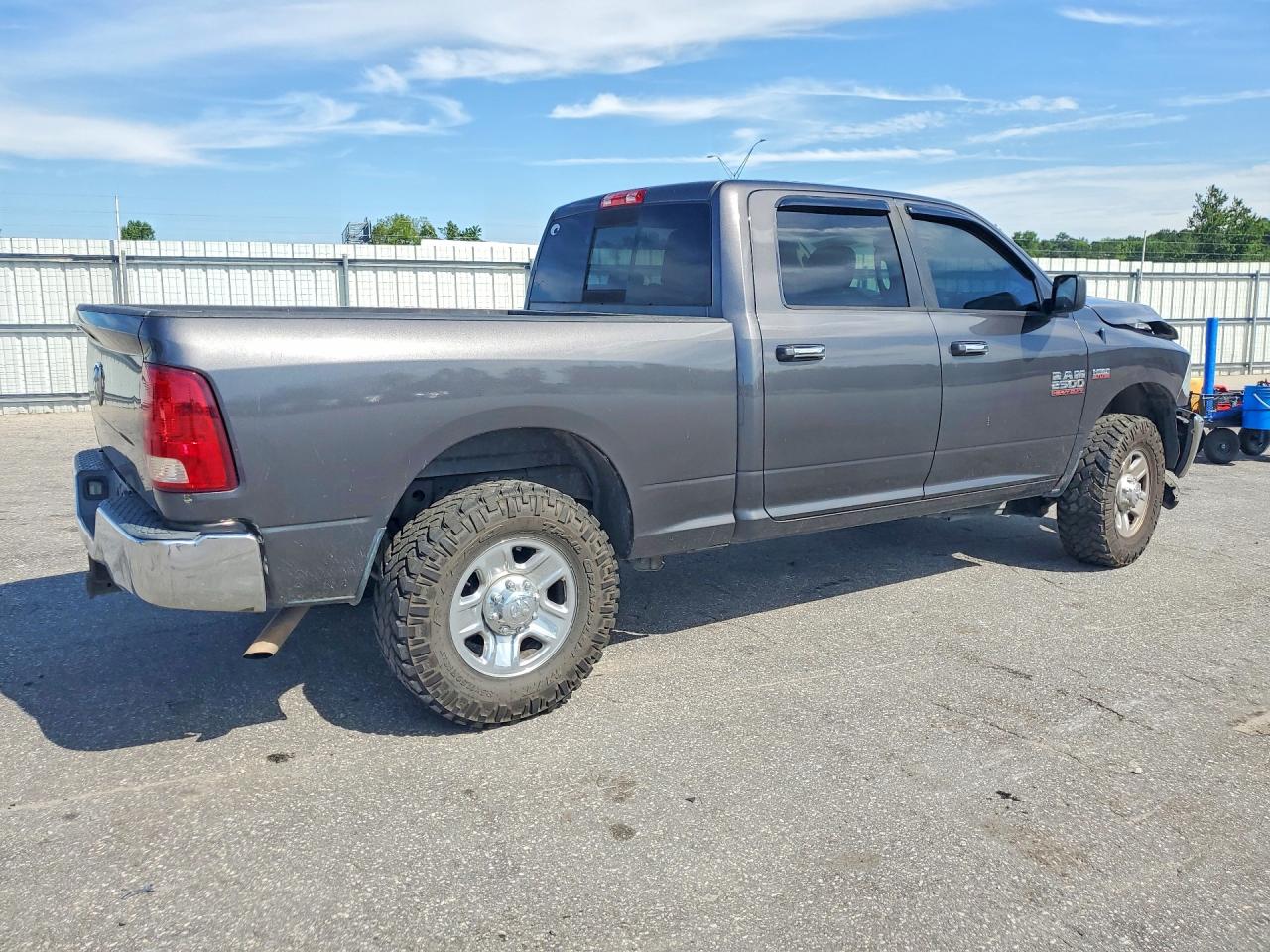 2016 RAM 2500 SLT — снимка 3