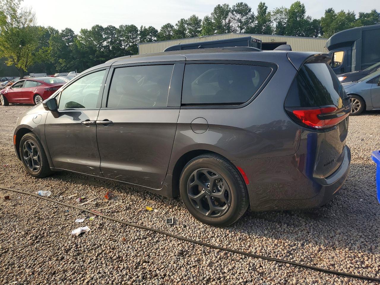2021 CHRYSLER PACIFICA HYBRID TOURING L — снимка 2