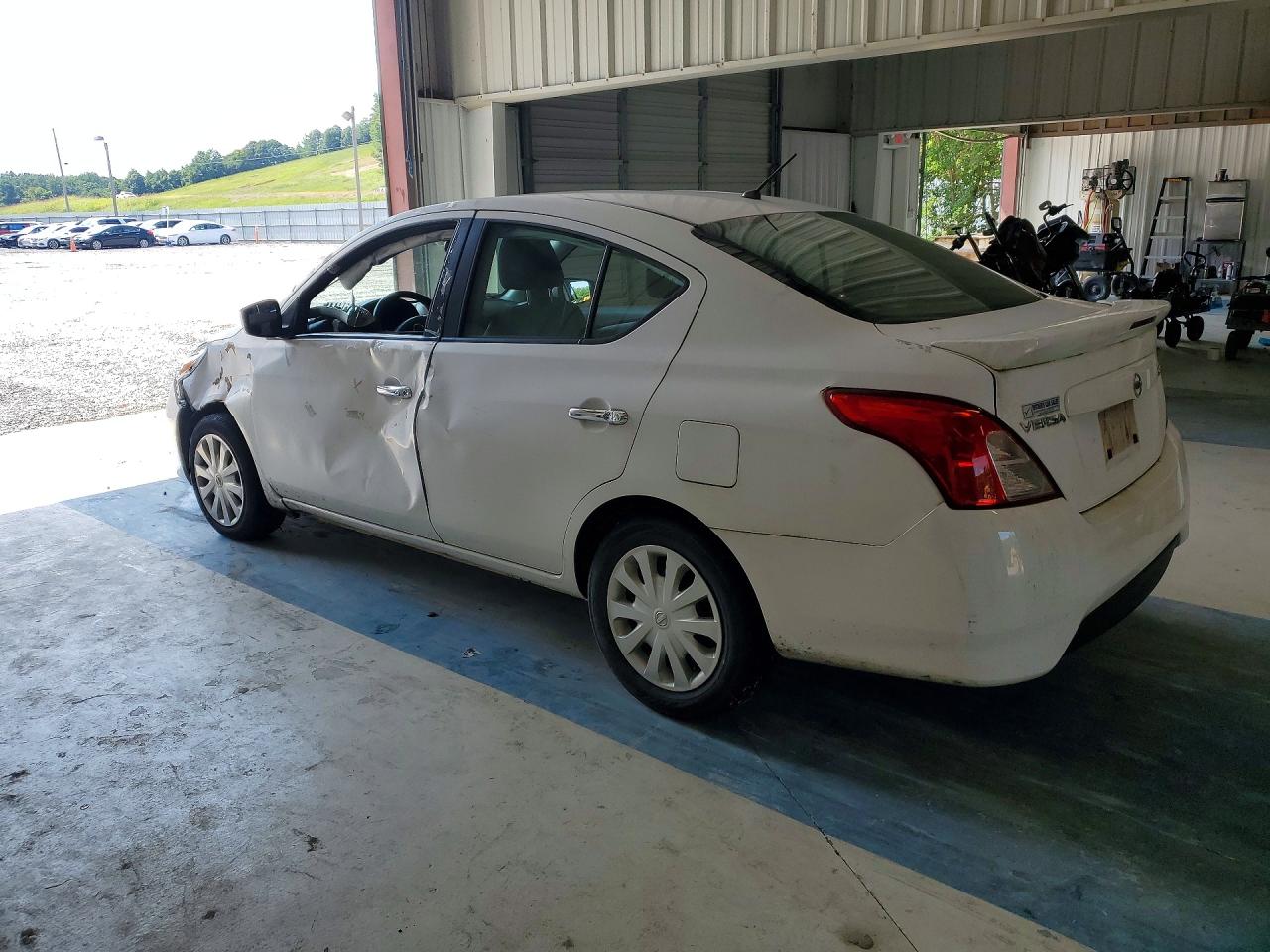 2018 NISSAN VERSA SV — снимка 2