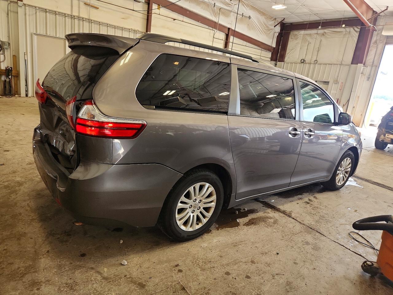 2015 TOYOTA SIENNA XLE 8-PASSENGER — снимка 3