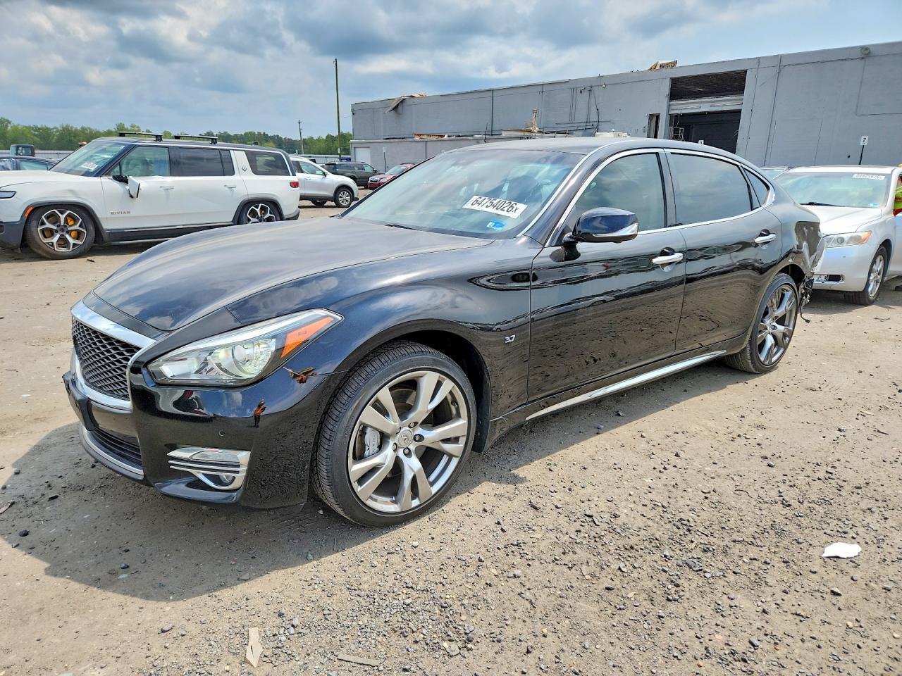 2015 INFINITI Q70L 3.7