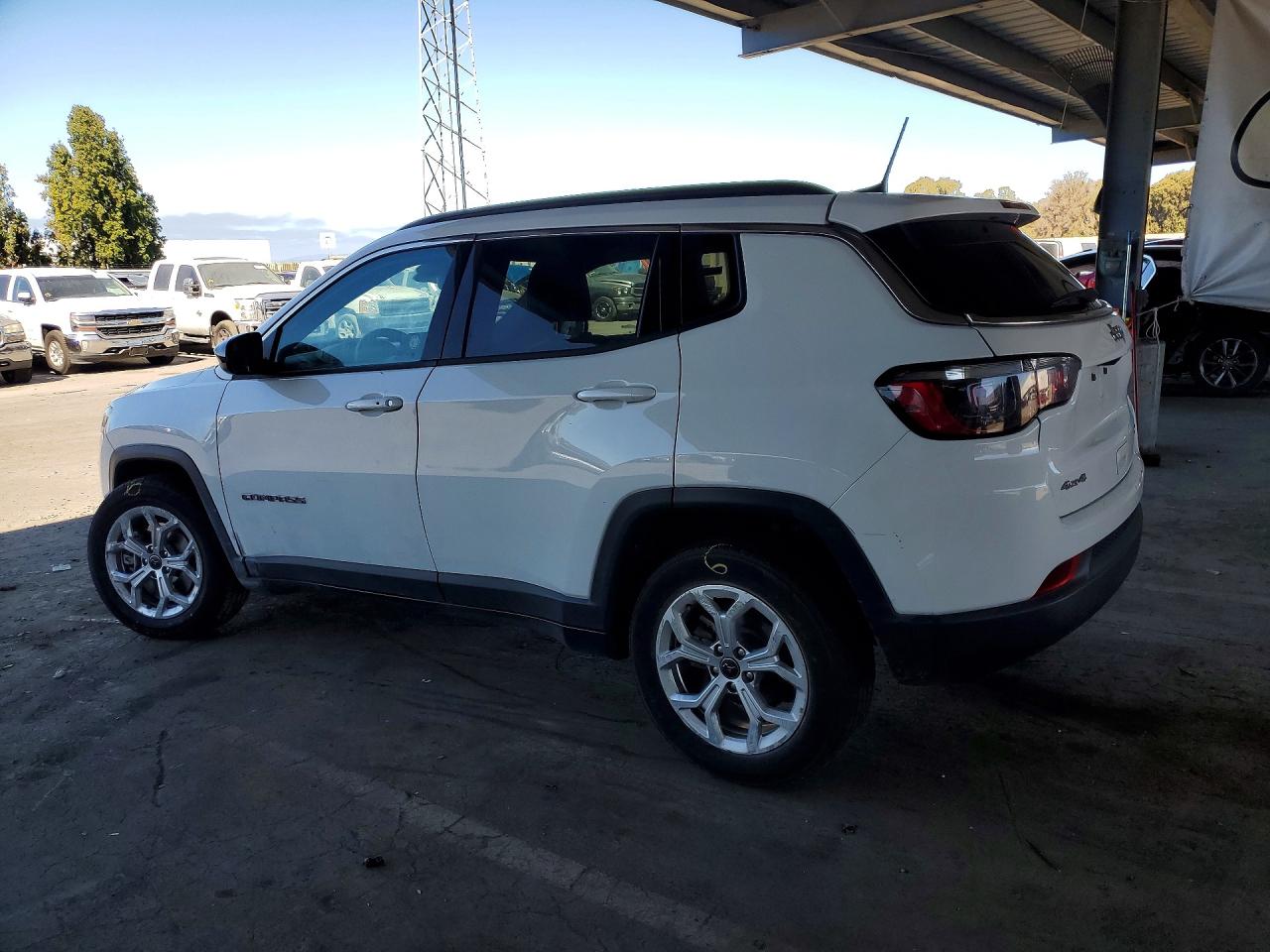 2025 JEEP COMPASS LATITUDE — снимка 2