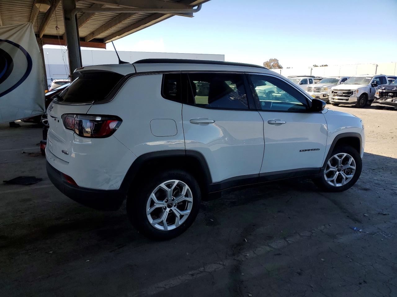 2025 JEEP COMPASS LATITUDE — снимка 3