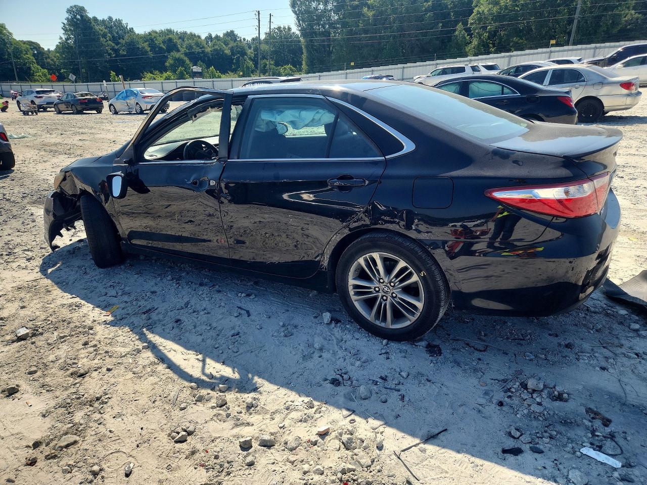 2017 TOYOTA CAMRY SE — снимка 2