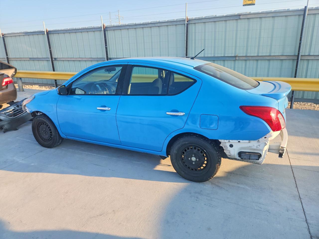 2018 NISSAN VERSA SV — снимка 2