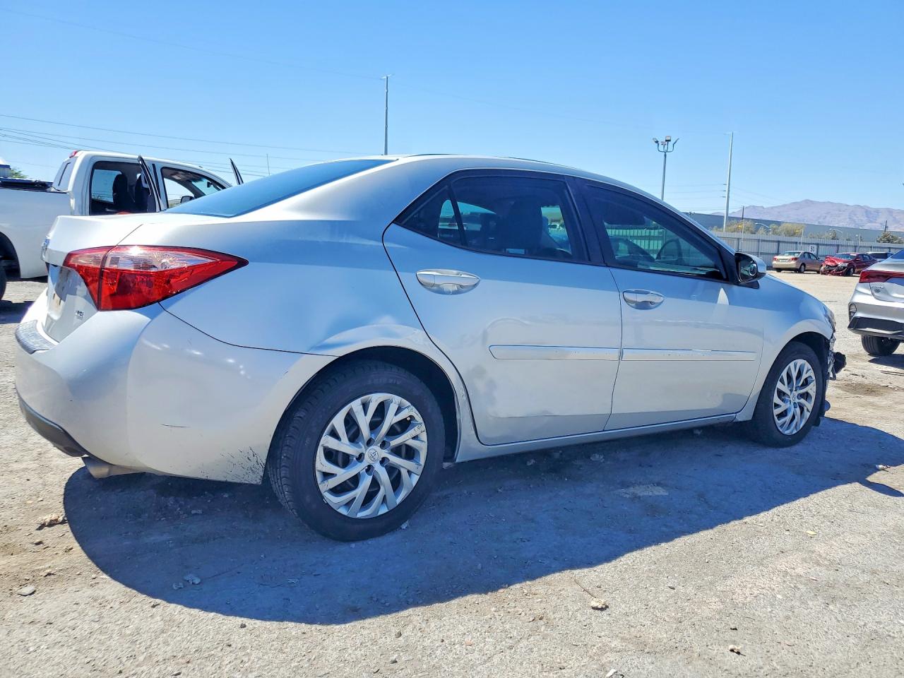 2018 TOYOTA COROLLA LE — снимка 3