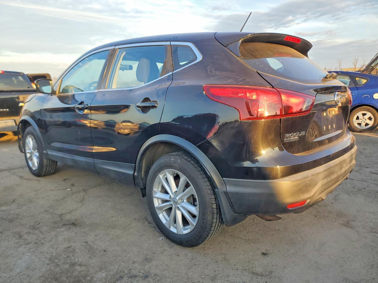2017 NISSAN ROGUE SPORT S — снимка 2