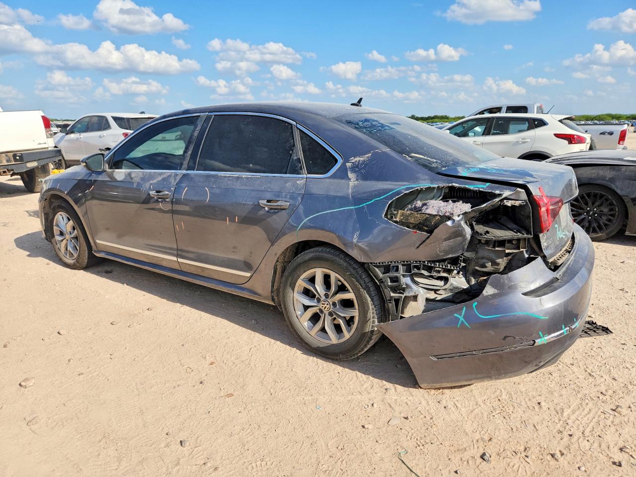 2017 VOLKSWAGEN PASSAT S — снимка 2