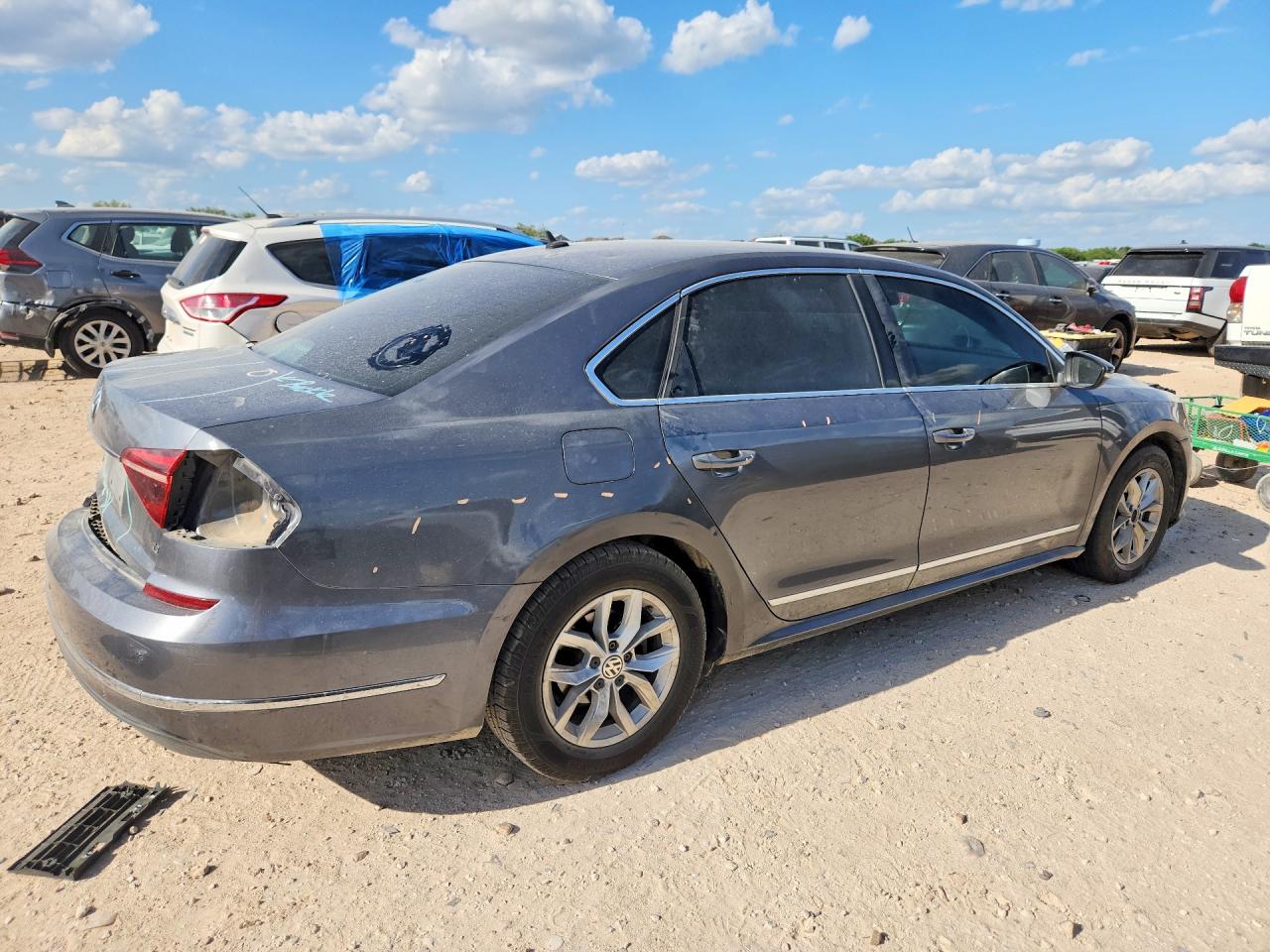 2017 VOLKSWAGEN PASSAT S — снимка 3