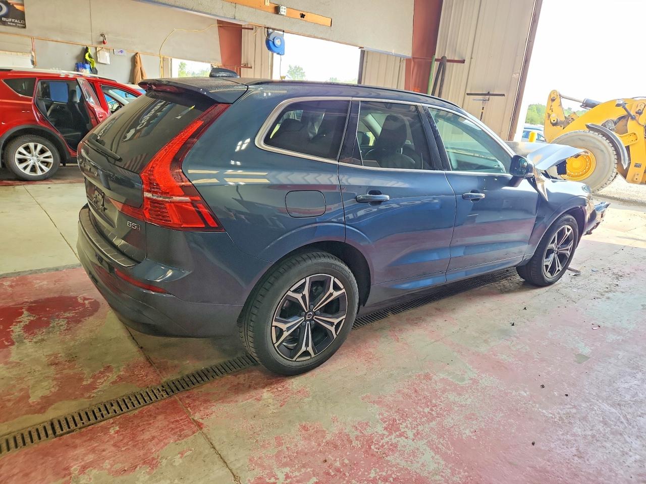 2022 VOLVO XC60 B5 MOMENTUM — снимка 3