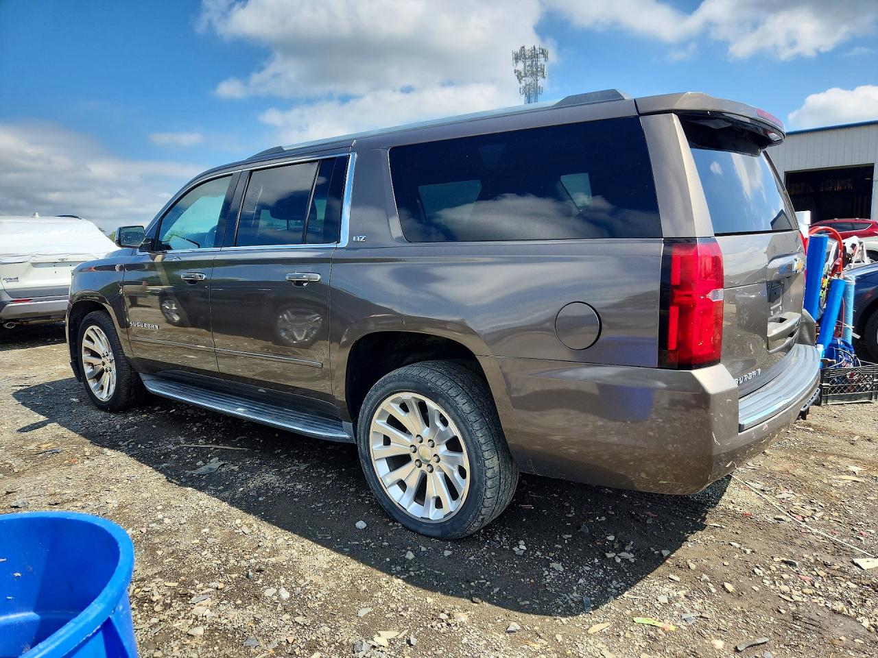 2016 CHEVROLET SUBURBAN K1500 LTZ — снимка 2