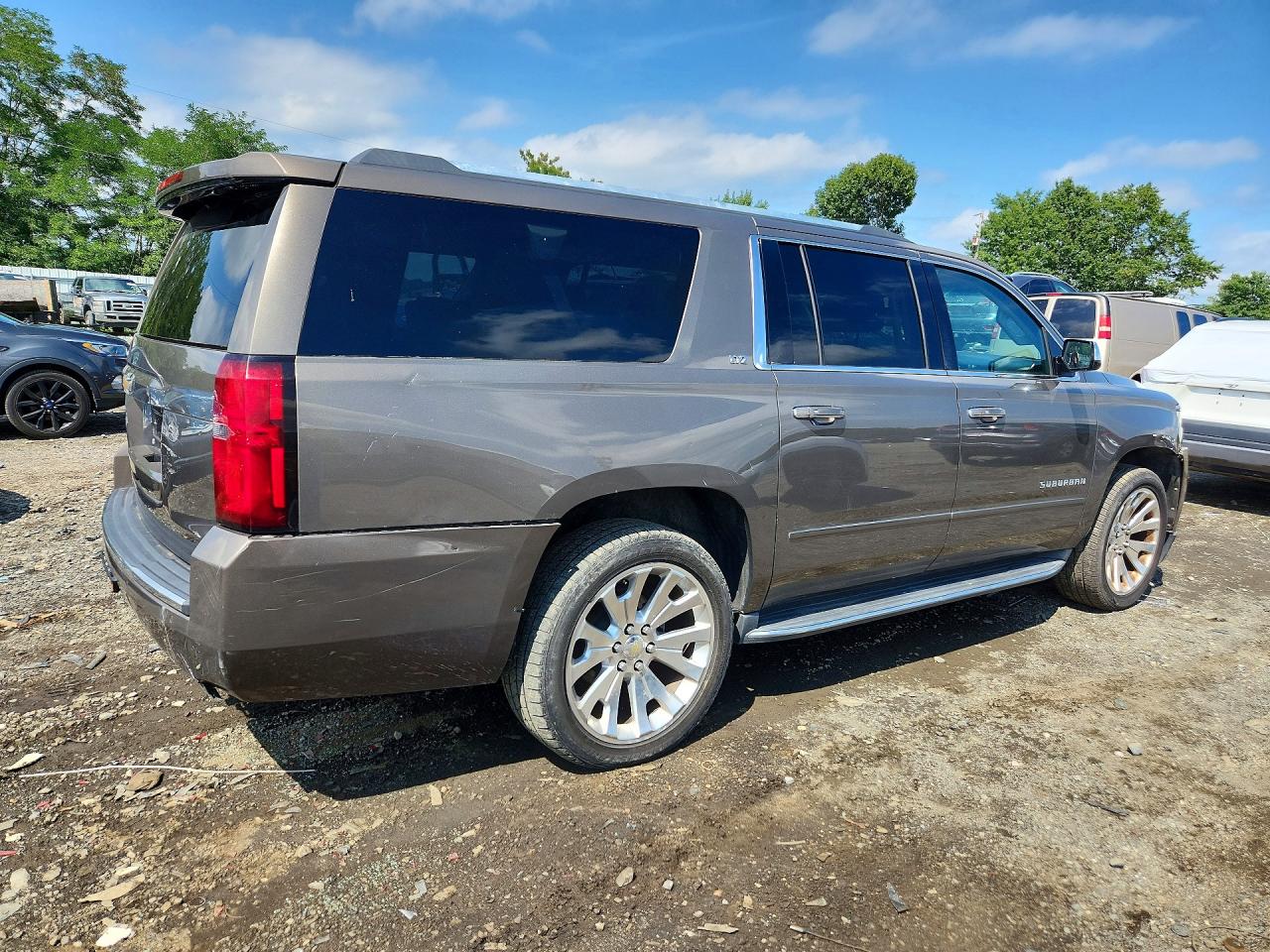 2016 CHEVROLET SUBURBAN K1500 LTZ — снимка 3