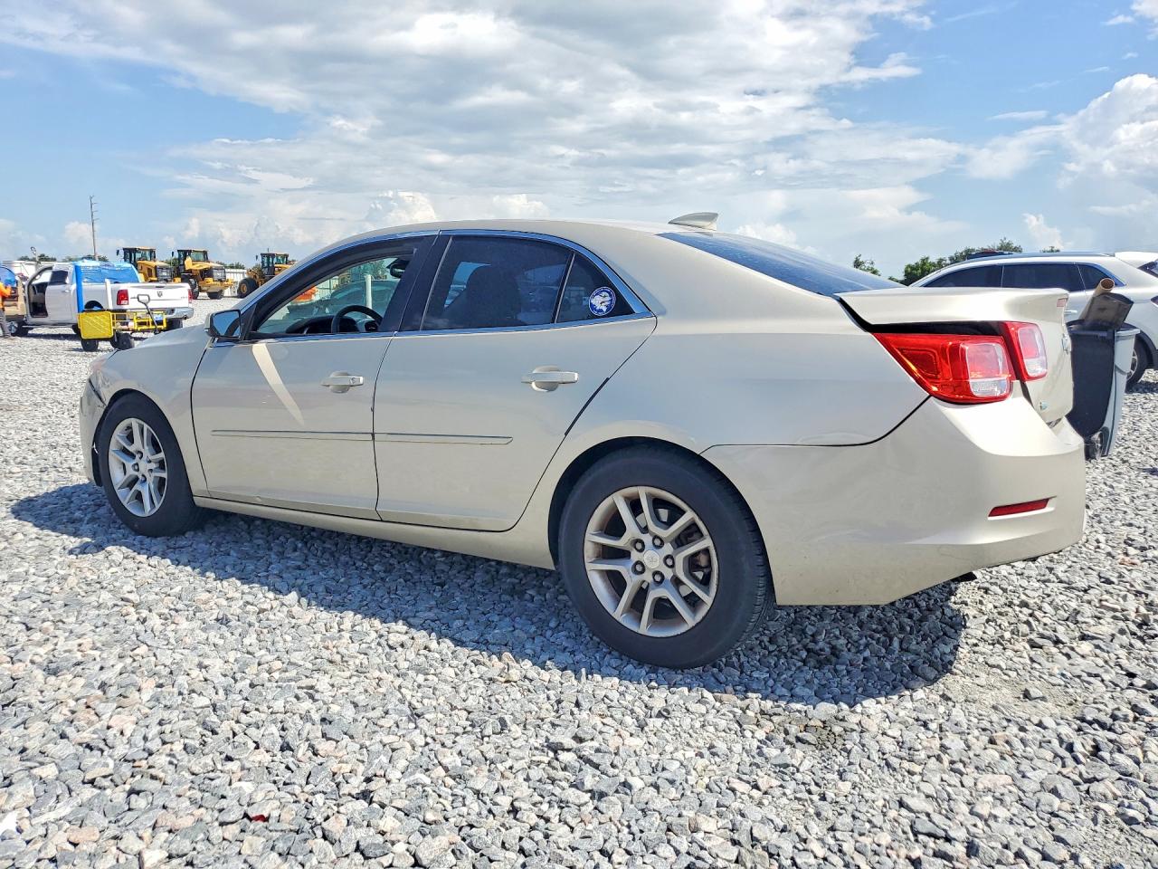 2015 CHEVROLET MALIBU 1LT — снимка 2