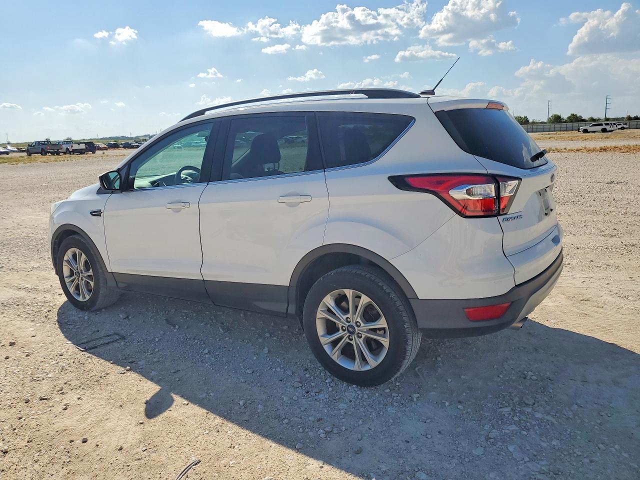 2017 FORD ESCAPE SE — снимка 2