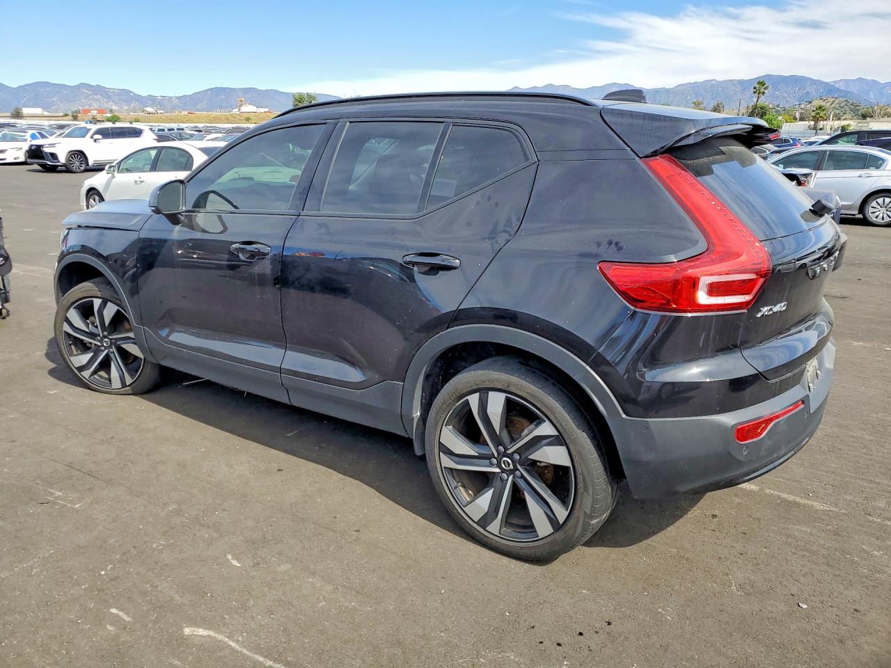2024 VOLVO XC40 PLUS — снимка 2
