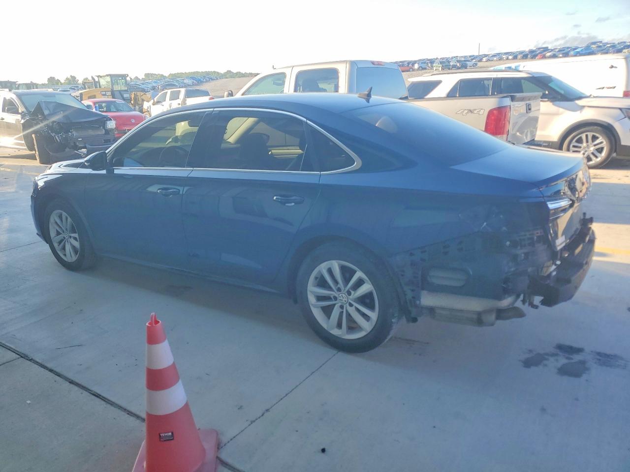 2020 VOLKSWAGEN PASSAT SE — снимка 2