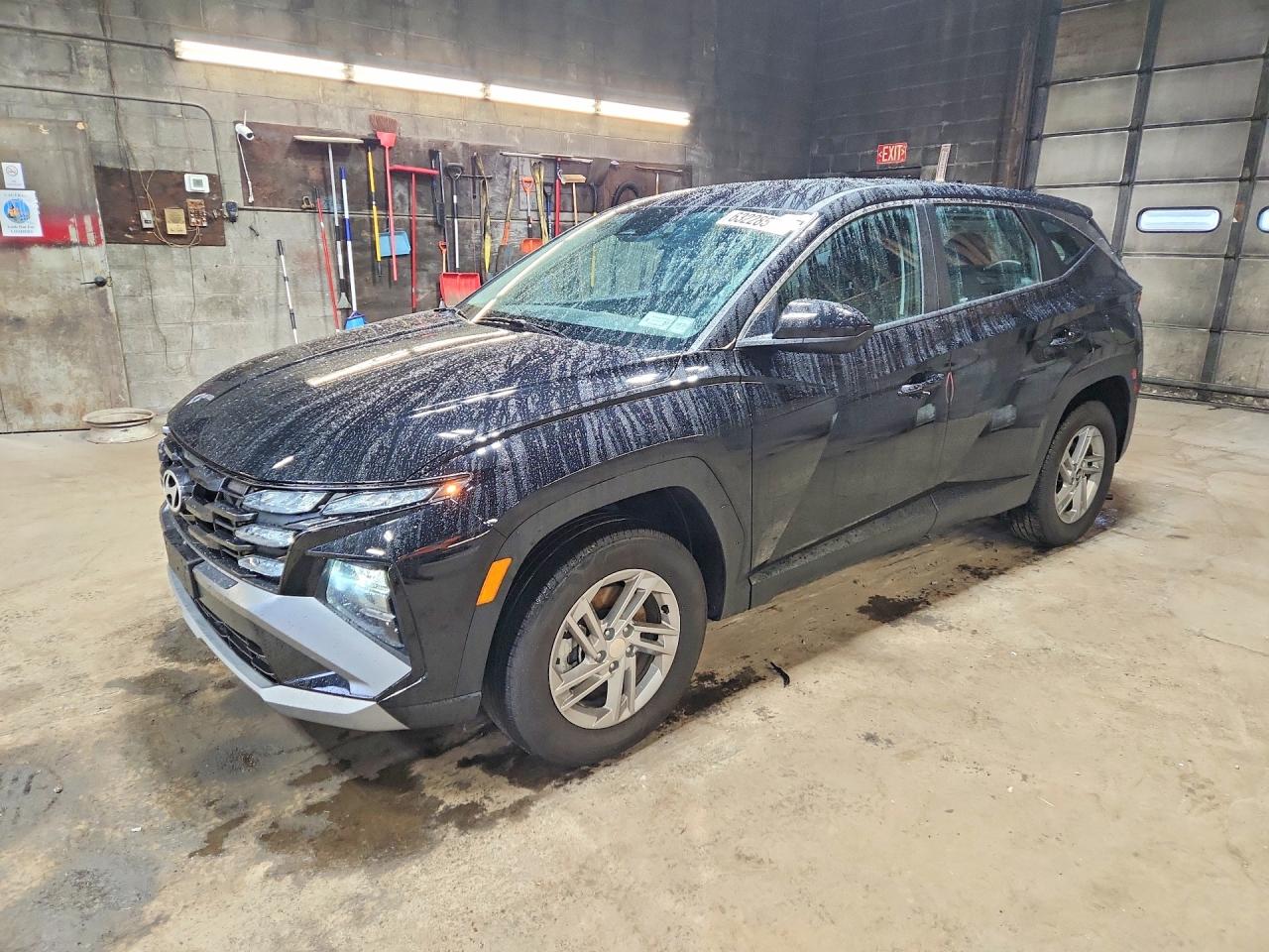 2025 HYUNDAI TUCSON SE