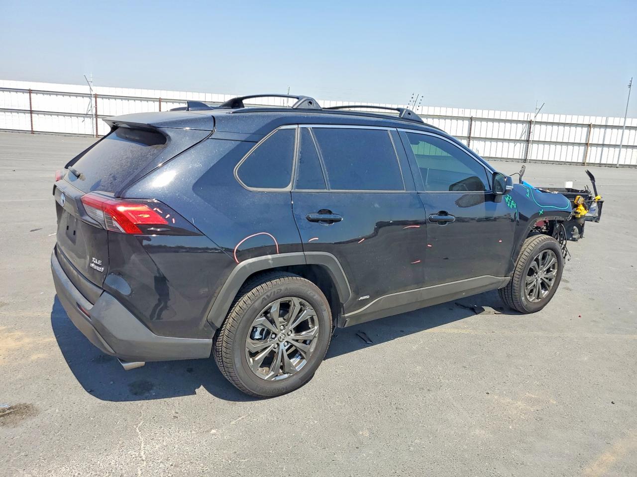 2023 TOYOTA RAV4 XLE PREMIUM — снимка 3