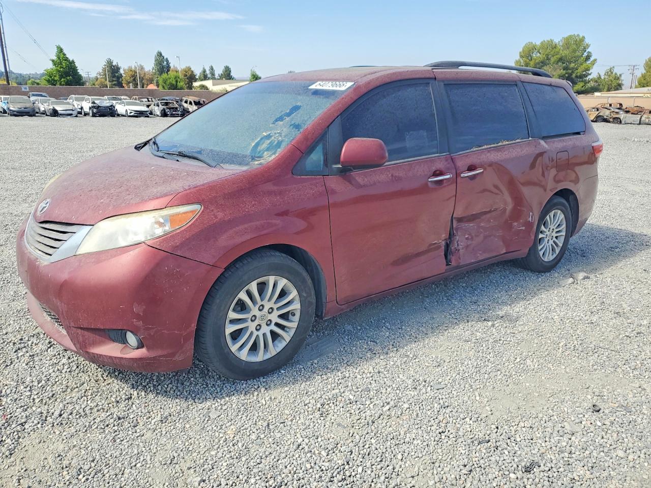 2016 TOYOTA SIENNA XLE PREMIUM 8-PASSENGER