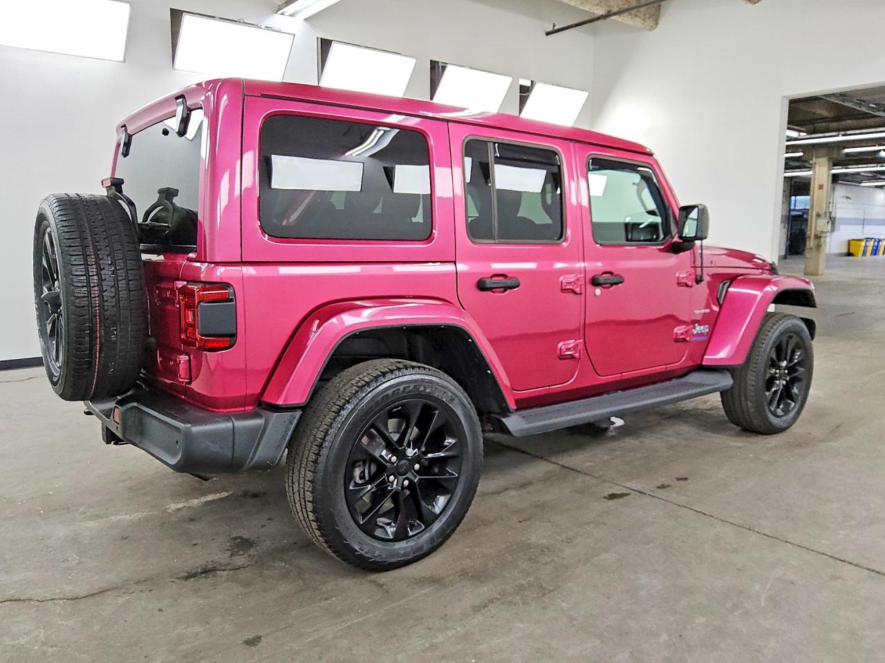 2021 JEEP WRANGLER UNLIMITED SAHARA 4XE — снимка 3