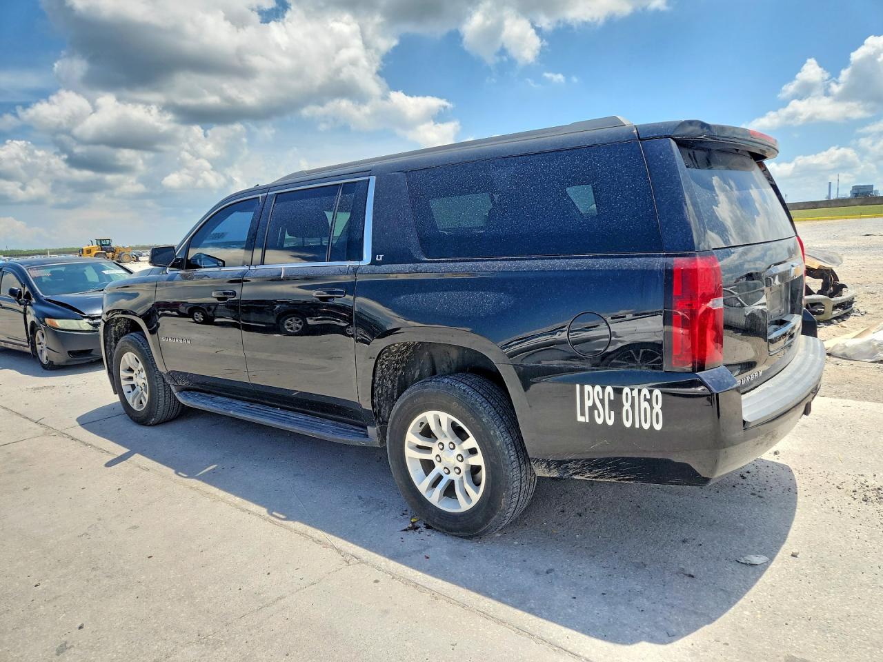 2017 CHEVROLET SUBURBAN C1500 LT — снимка 2
