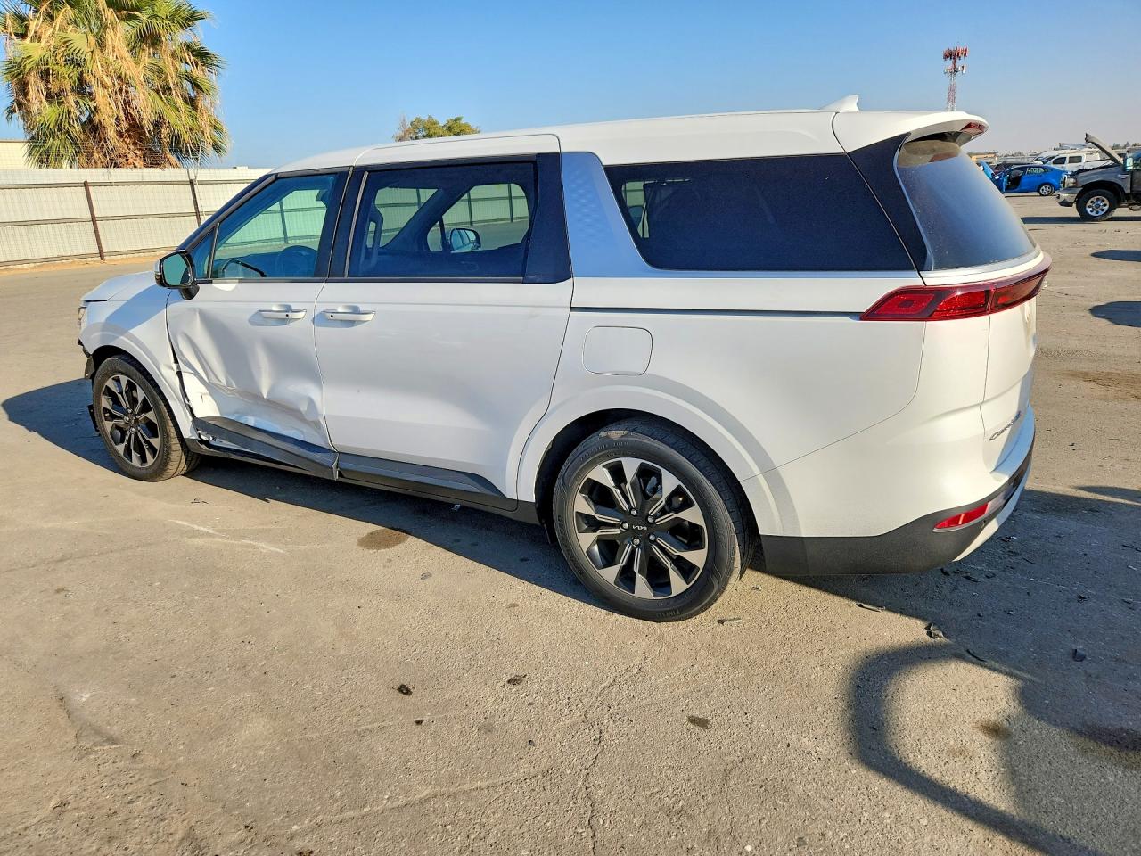 2022 KIA CARNIVAL EX — снимка 2