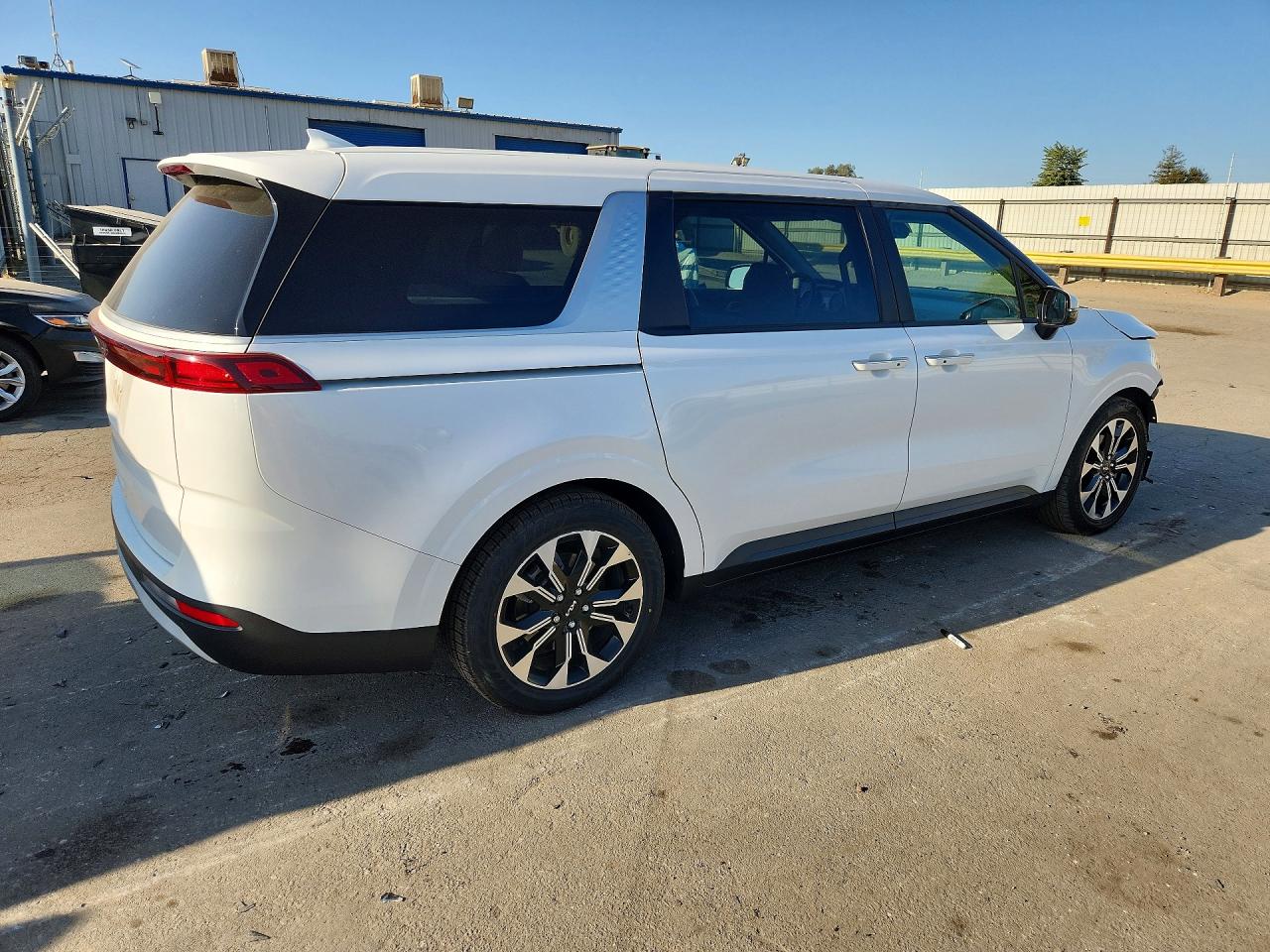 2022 KIA CARNIVAL EX — снимка 3