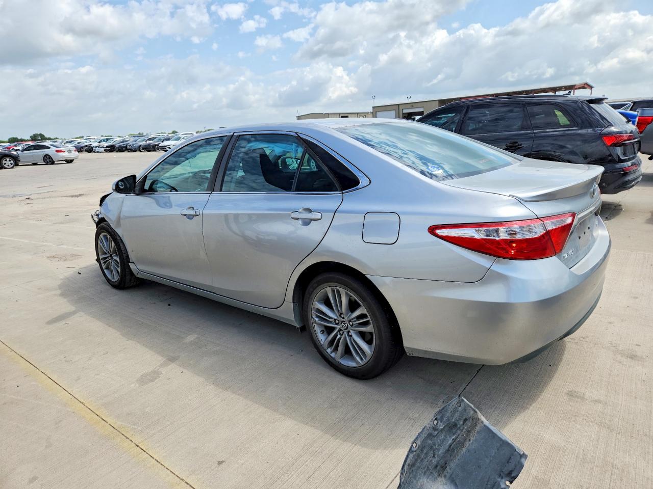2017 TOYOTA CAMRY SE — снимка 2