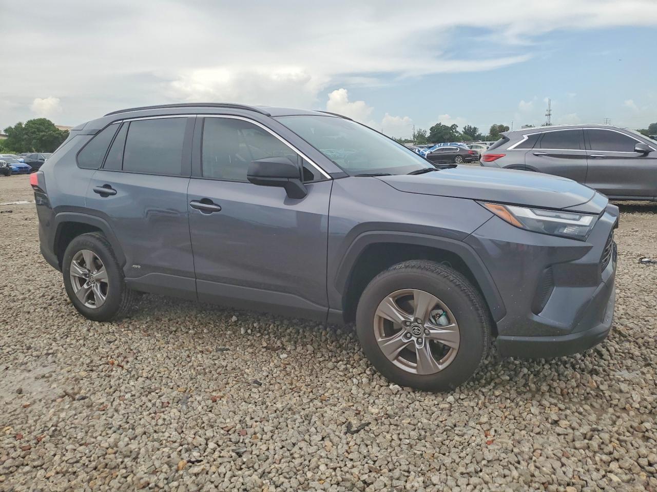 2025 TOYOTA RAV4 LE — снимка 4
