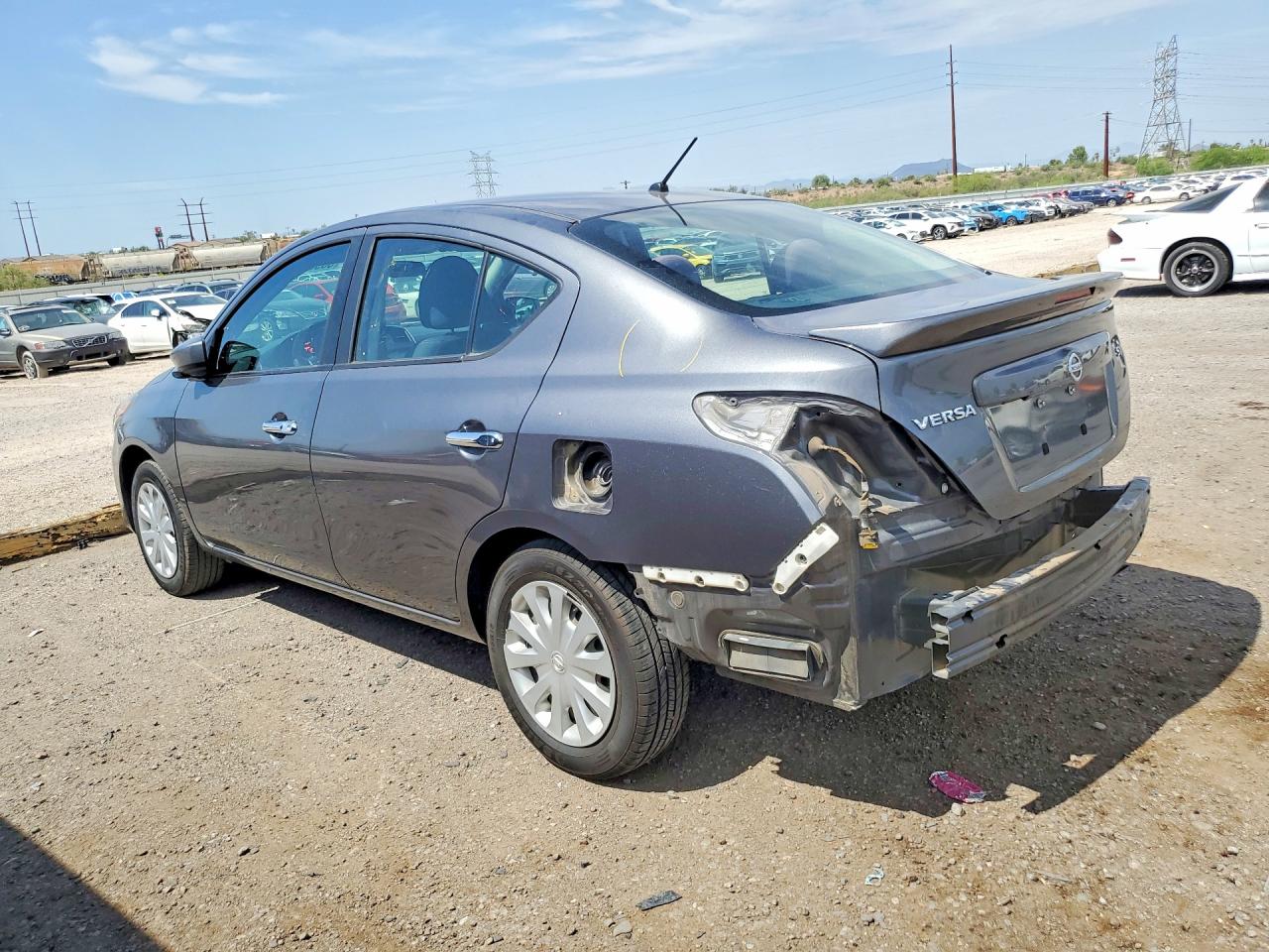 2018 NISSAN VERSA SV — снимка 2